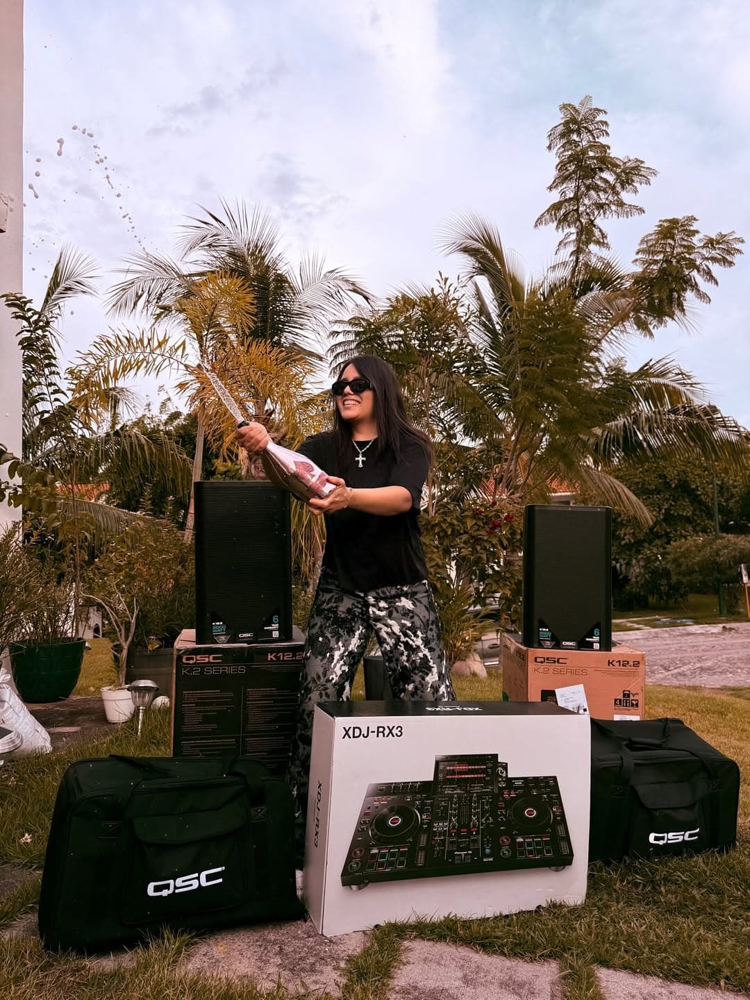 Equipo Pioneer y QSC de MARA